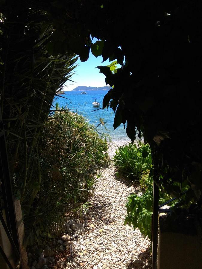 Beach House Gusla Komiža Exterior foto